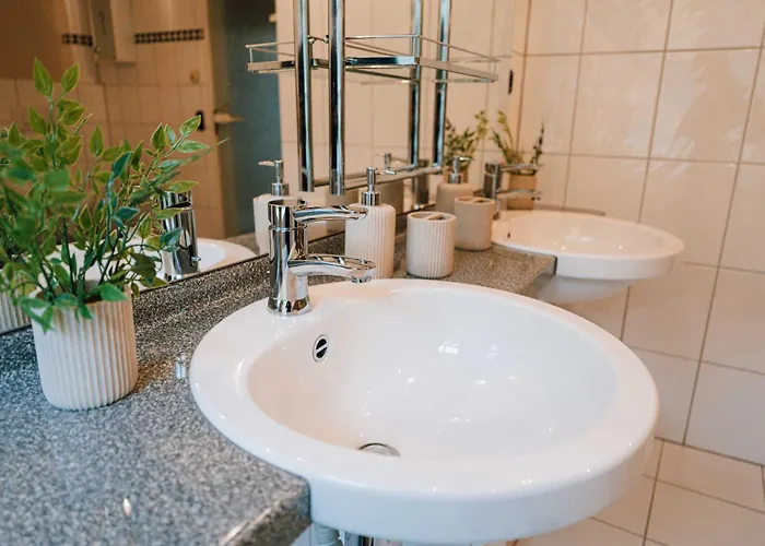 Zur Alten Oelmuehle Wellness & Entertainment בית נופש